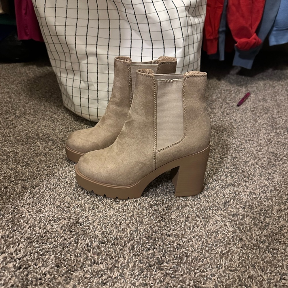 SODA Tan Heeled Boots